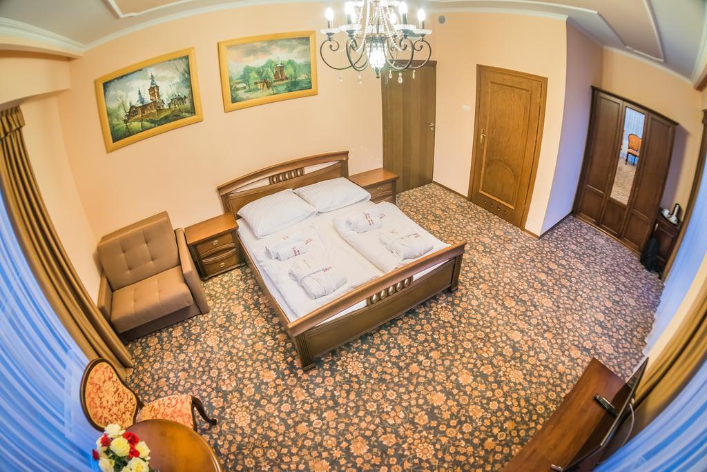 Hotel Victoria Cechini Krynica-Zdrój Habitación foto
