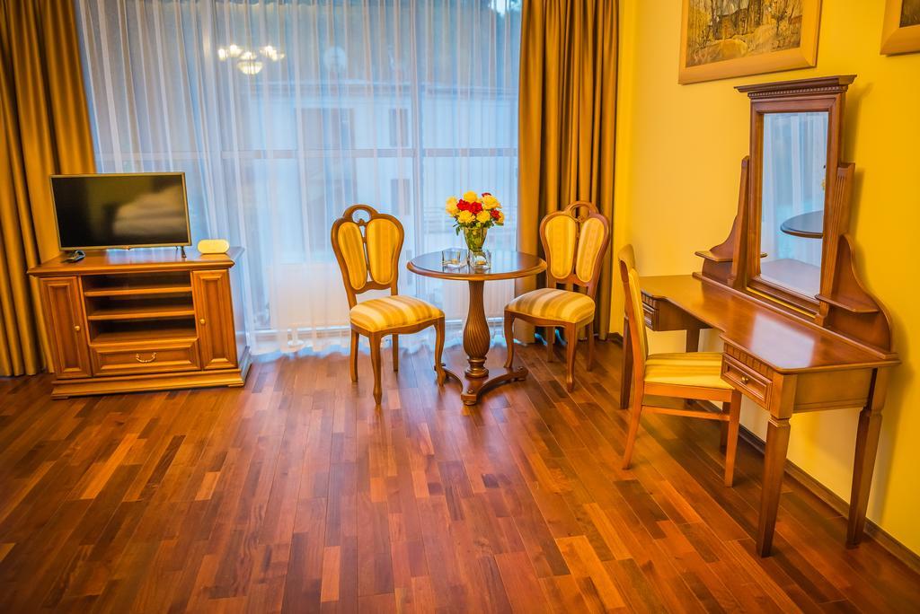 Hotel Victoria Cechini Krynica-Zdrój Habitación foto